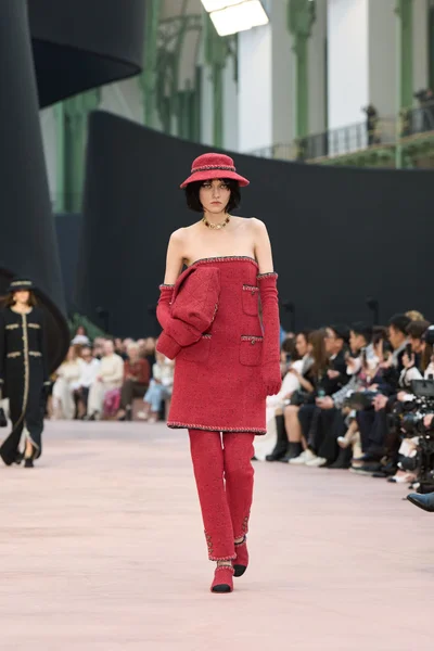Look 25